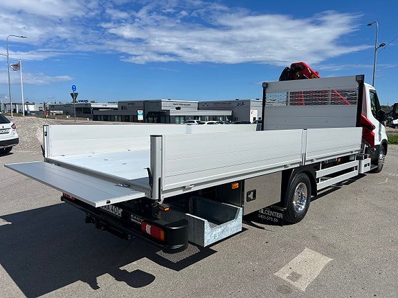 Vehicle Image 26