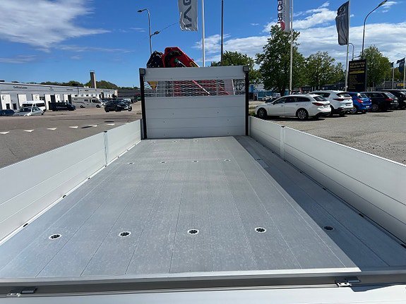 Vehicle Image 28