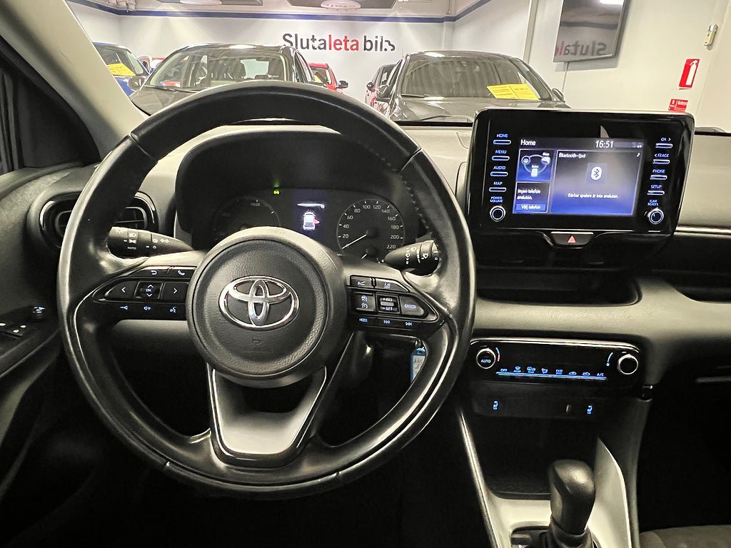 Vehicle Image 12