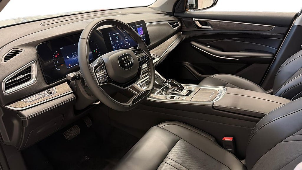 Vehicle Image 6