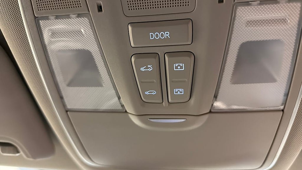 Vehicle Image 23