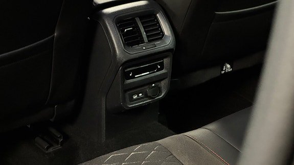 Vehicle Image 26