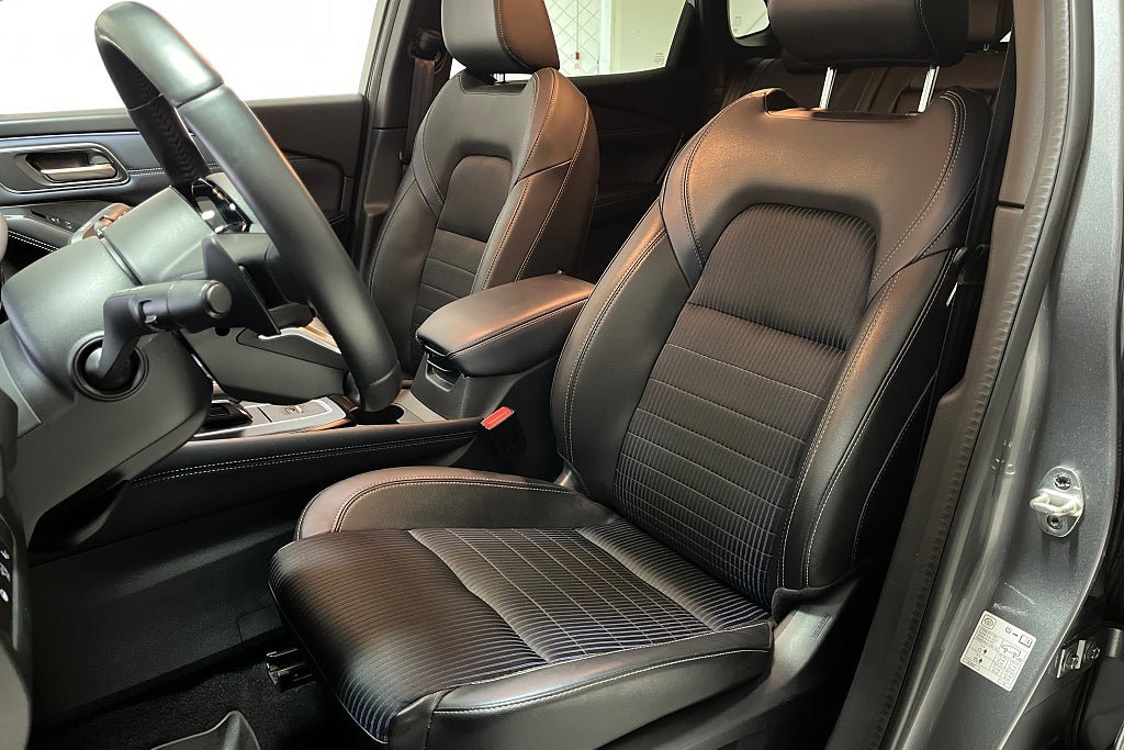 Vehicle Image 18