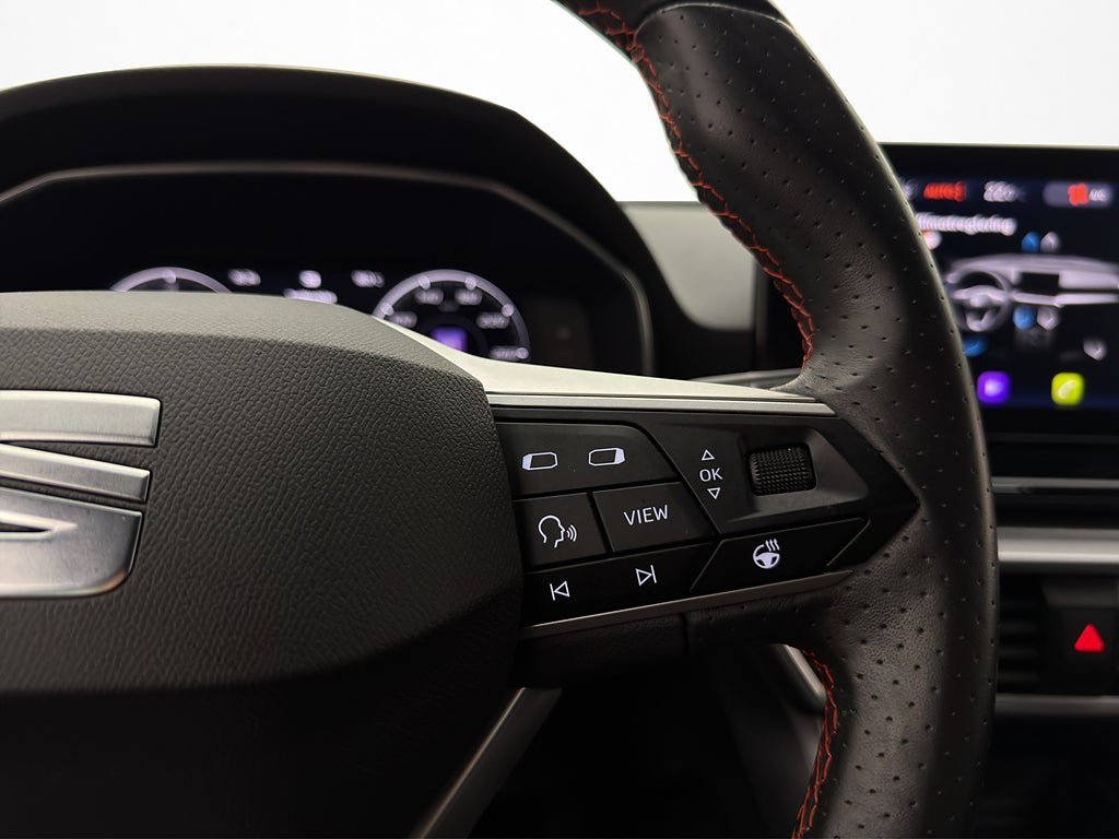 Vehicle Image 28