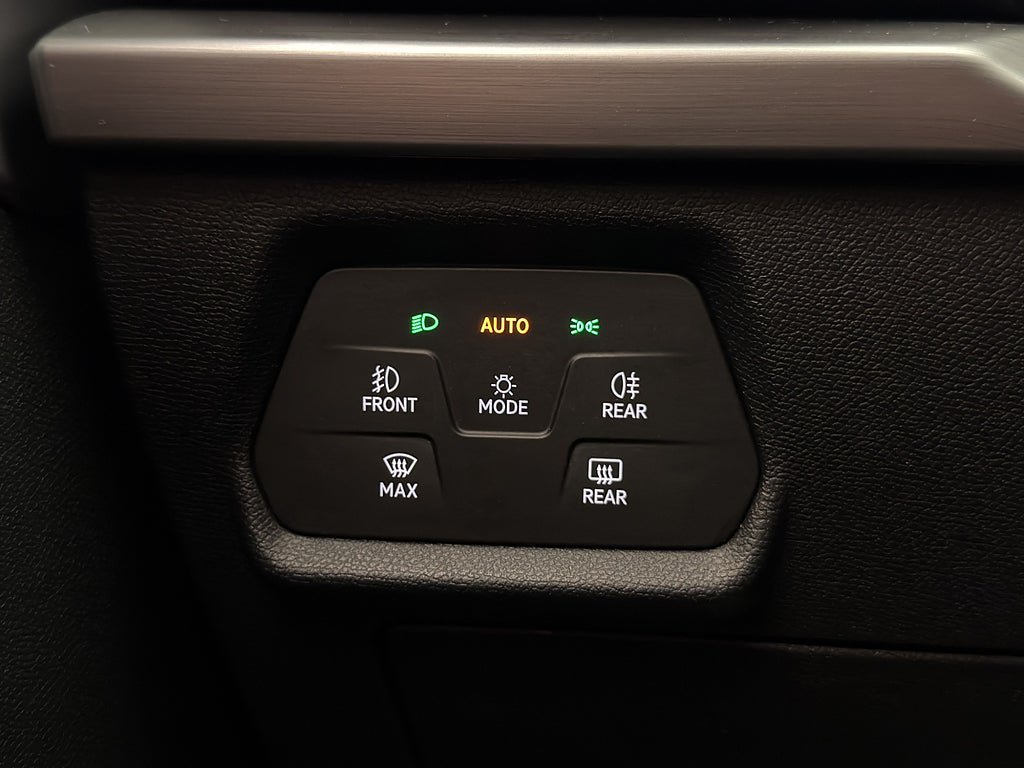 Vehicle Image 29