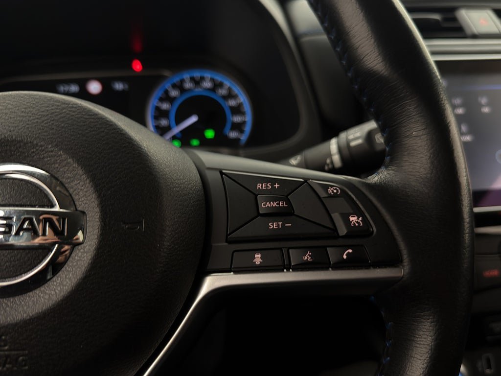 Vehicle Image 23