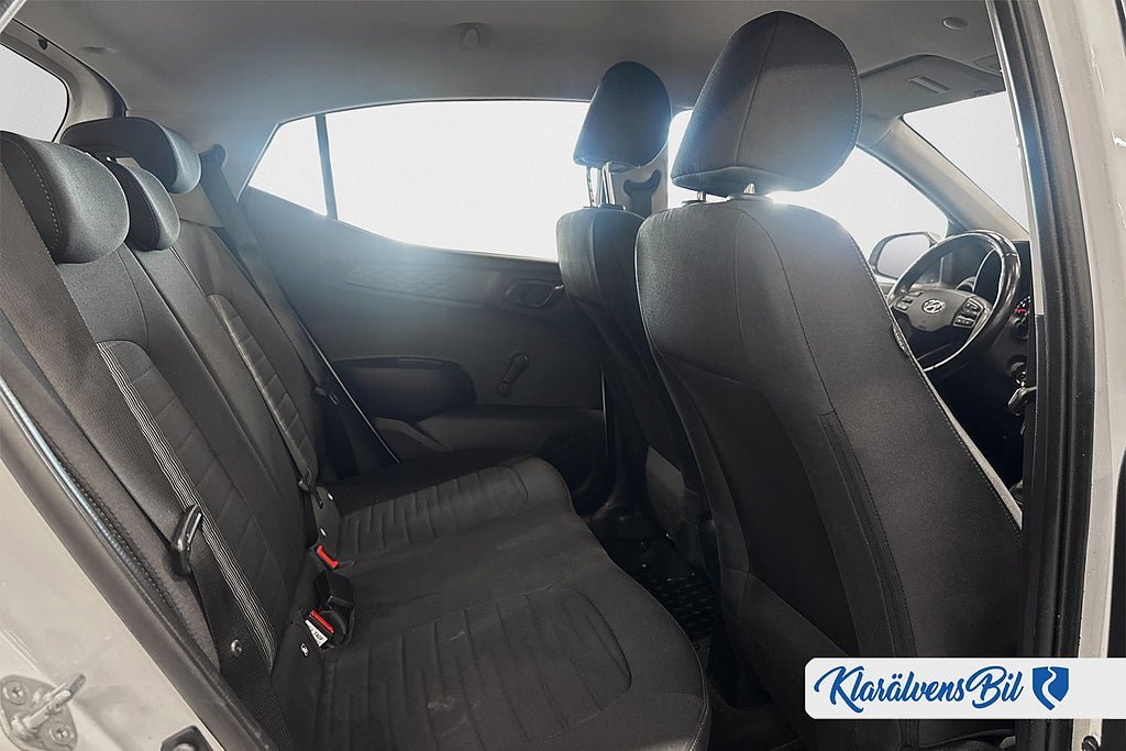 Vehicle Image 12