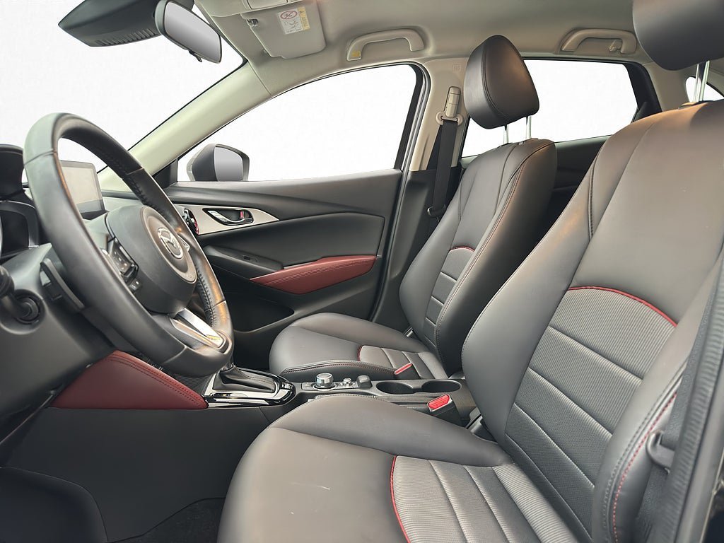 Vehicle Image 13