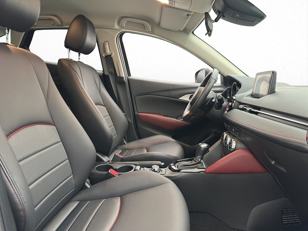 Vehicle Image 16