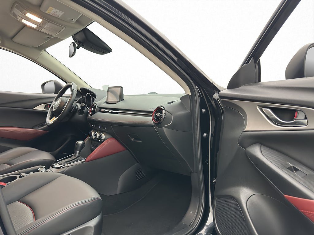 Vehicle Image 17