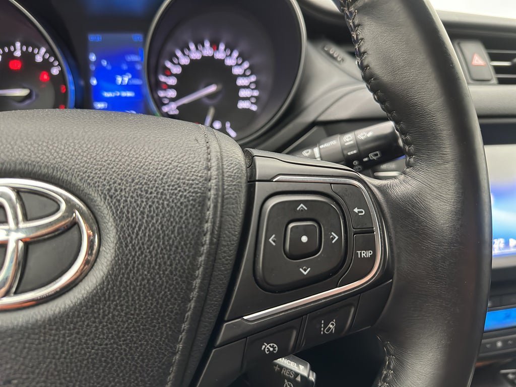 Vehicle Image 22