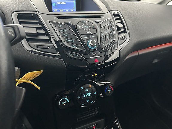 Vehicle Image 17