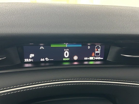 Vehicle Image 25