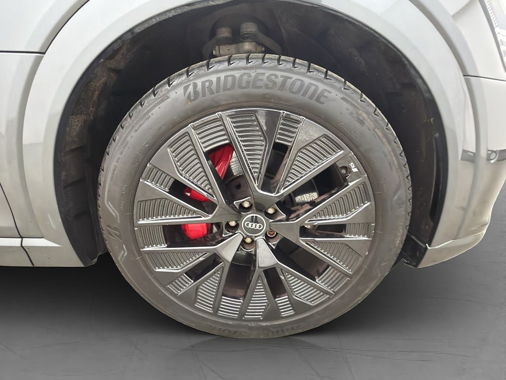 Vehicle Image 38