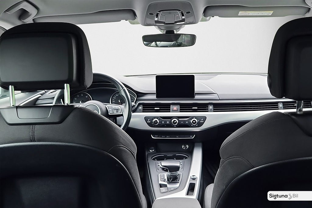 Vehicle Image 30