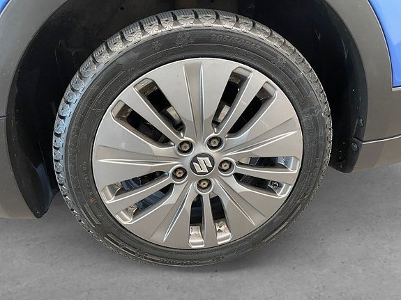 Vehicle Image 8