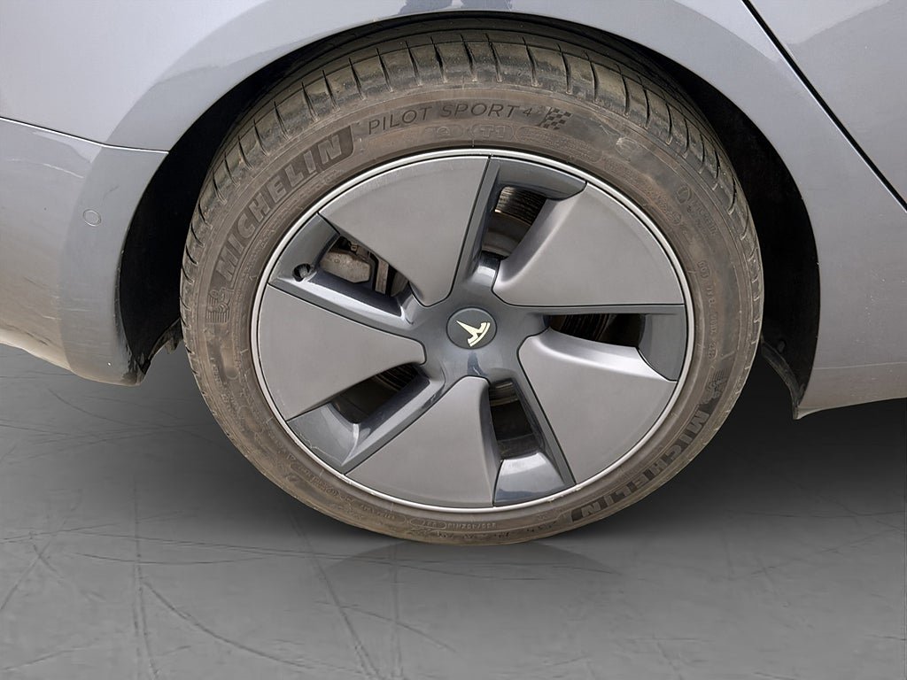 Vehicle Image 33