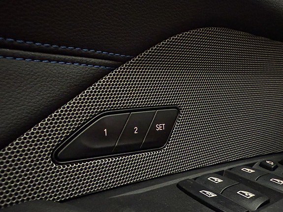 Vehicle Image 38