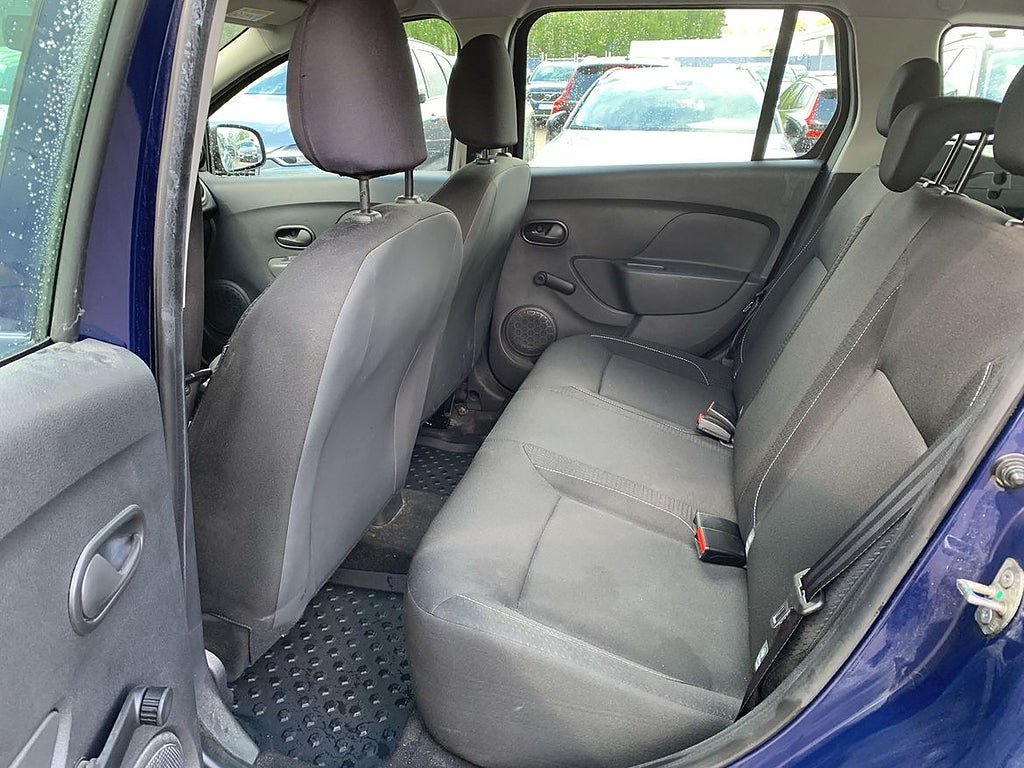 Vehicle Image 7