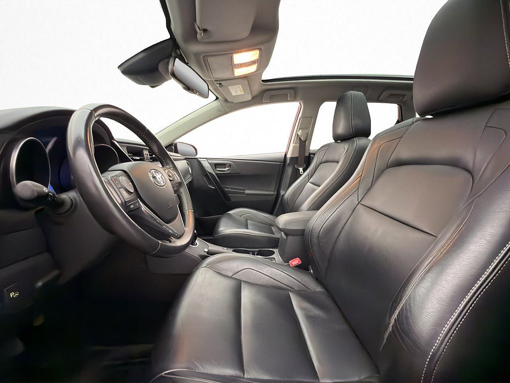 Vehicle Image 11