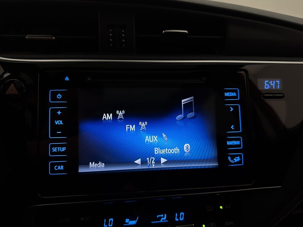 Vehicle Image 21