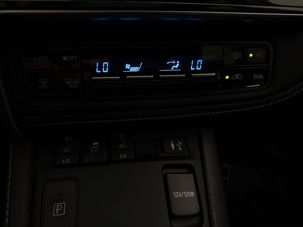 Vehicle Image 22