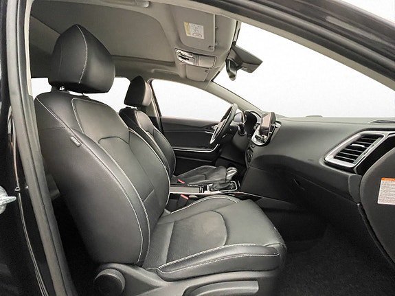 Vehicle Image 24
