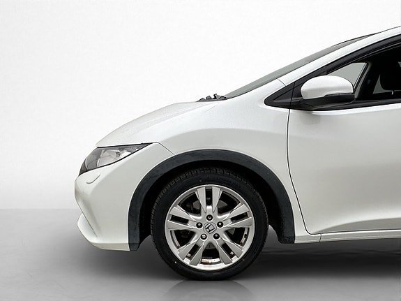 Vehicle Image 24