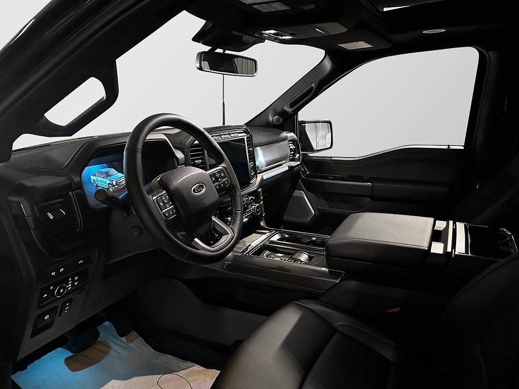 Vehicle Image 8