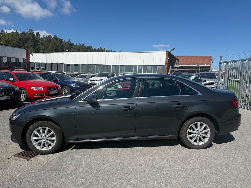 Vehicle Image 4