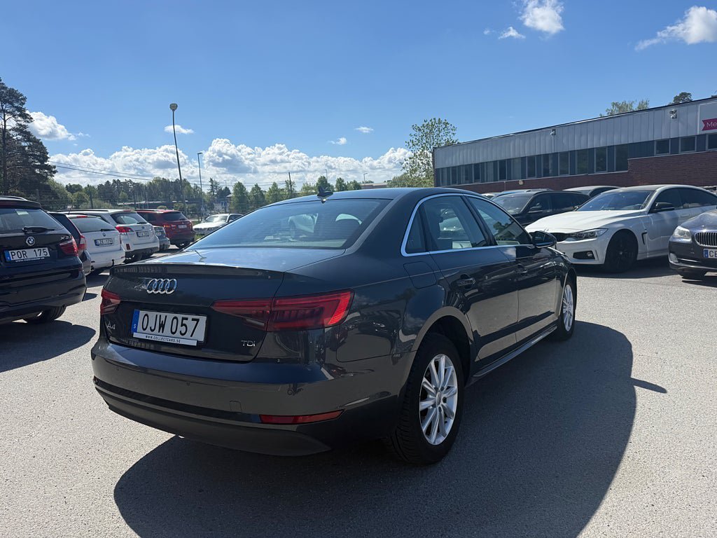 Vehicle Image 6