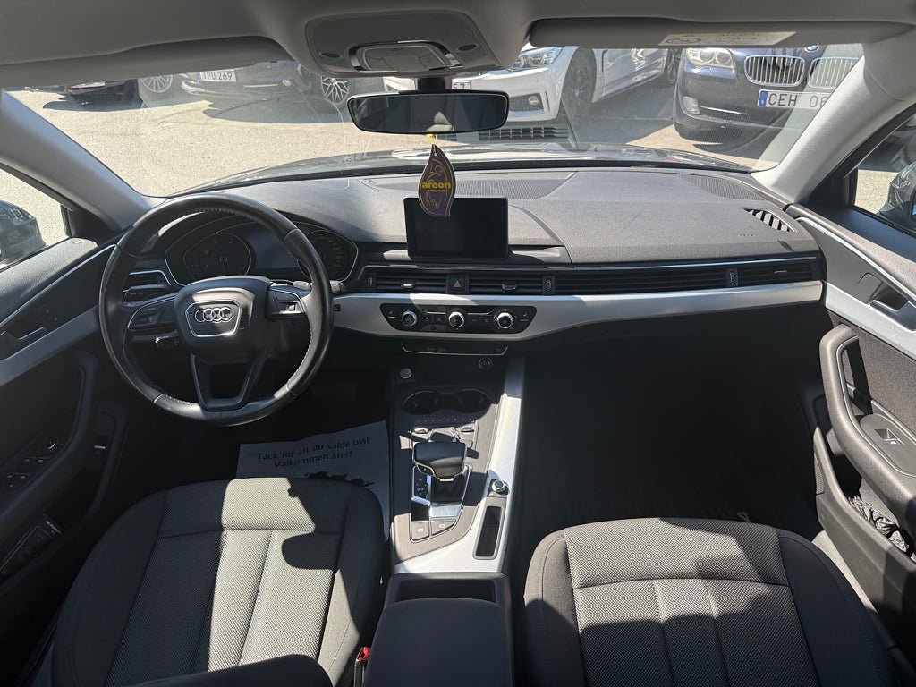 Vehicle Image 8