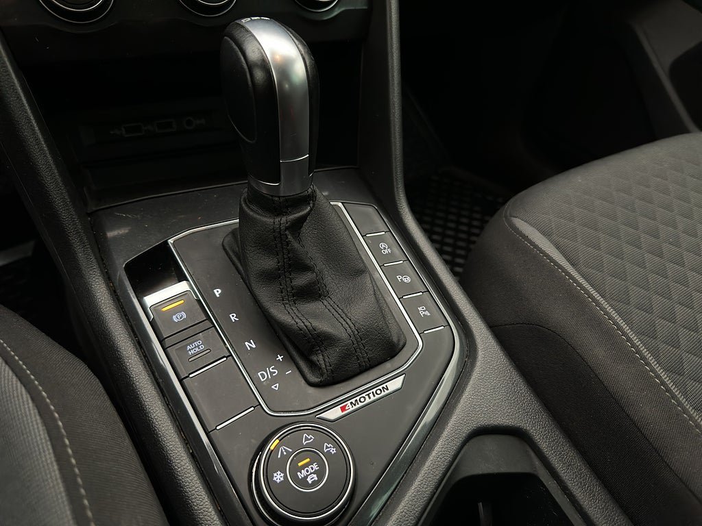 Vehicle Image 24
