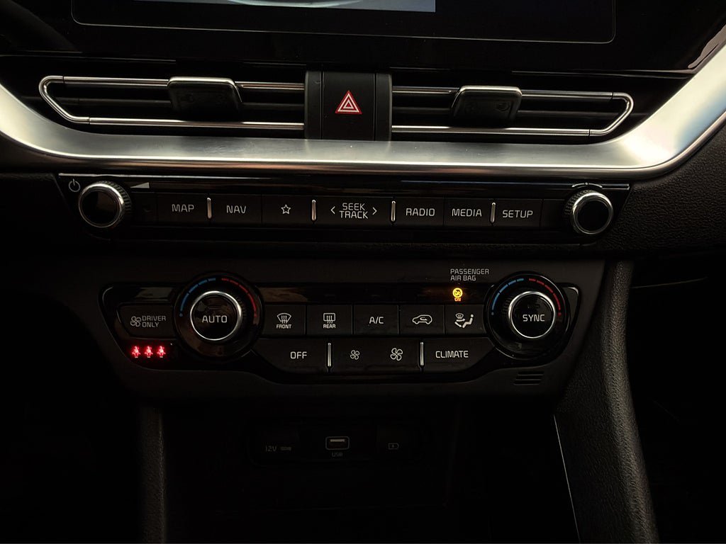 Vehicle Image 23