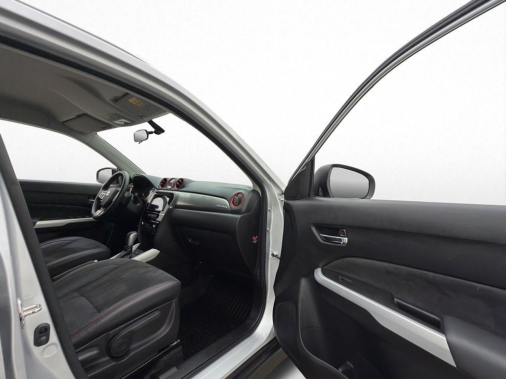 Vehicle Image 25