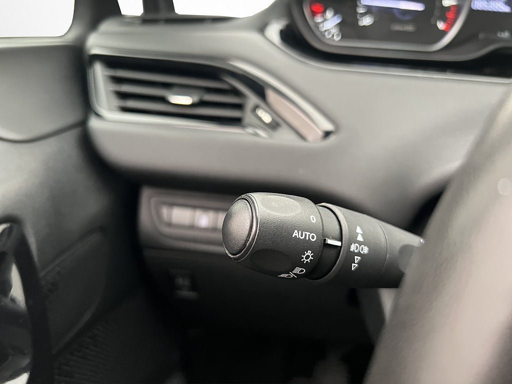 Vehicle Image 28