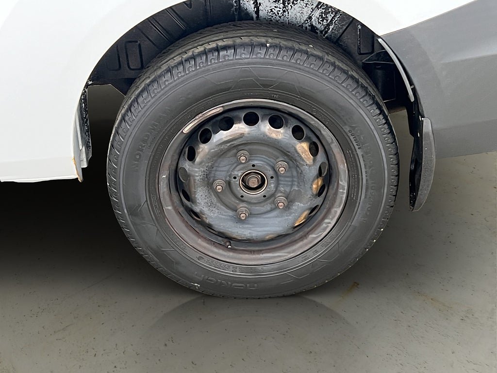 Vehicle Image 26