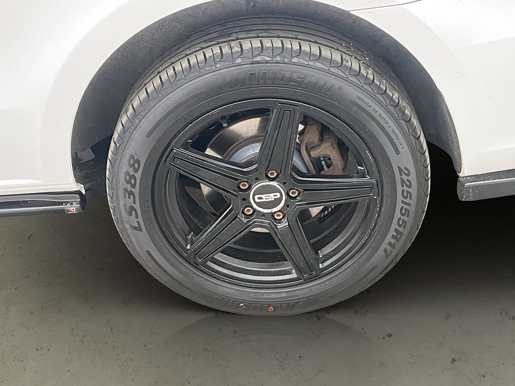 Vehicle Image 30