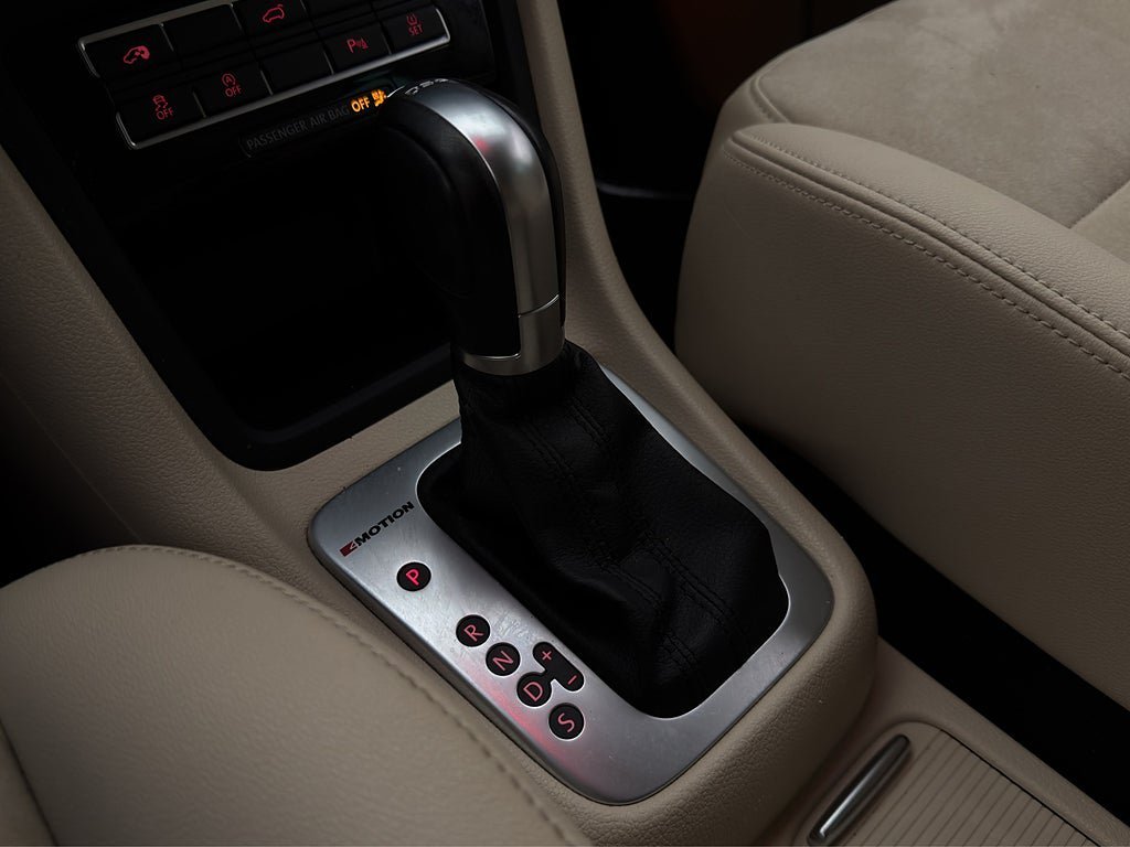 Vehicle Image 25