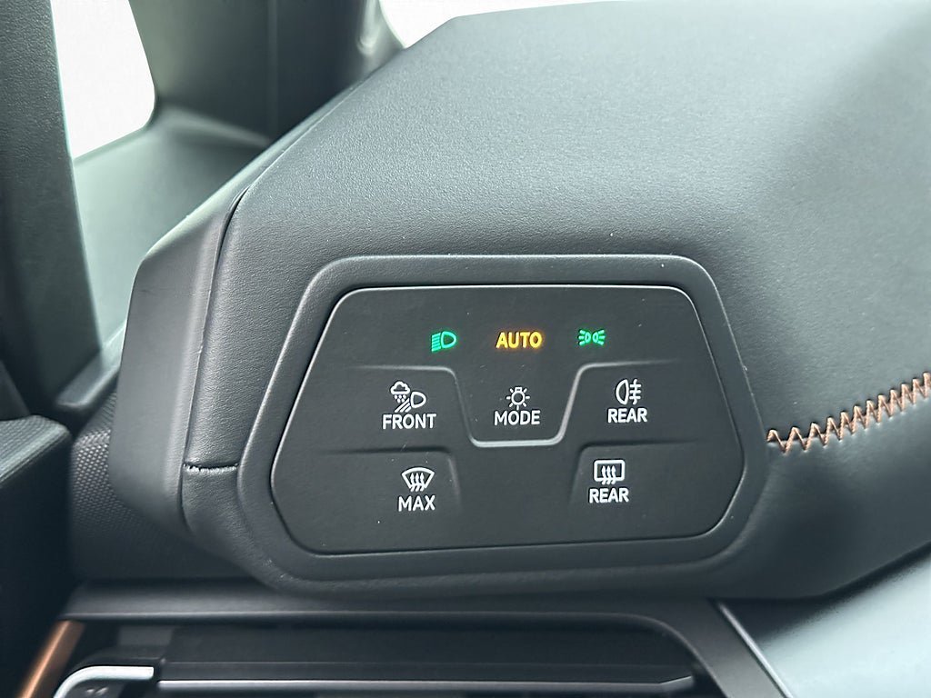 Vehicle Image 26
