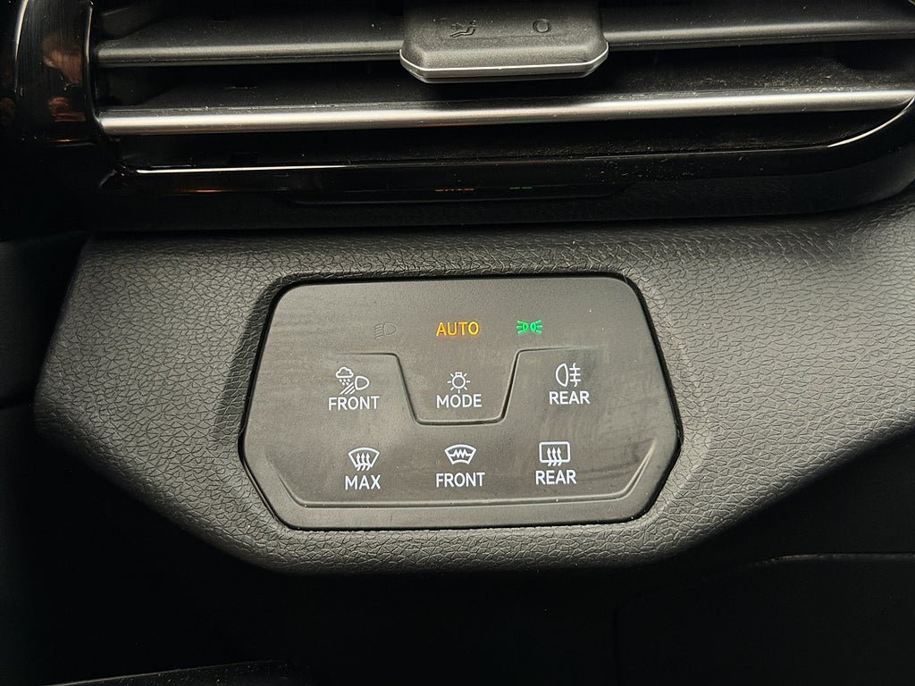 Vehicle Image 29