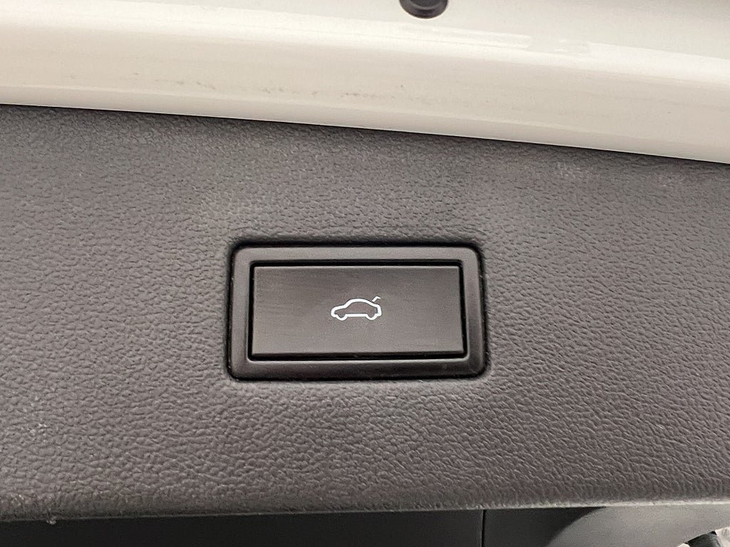 Vehicle Image 28