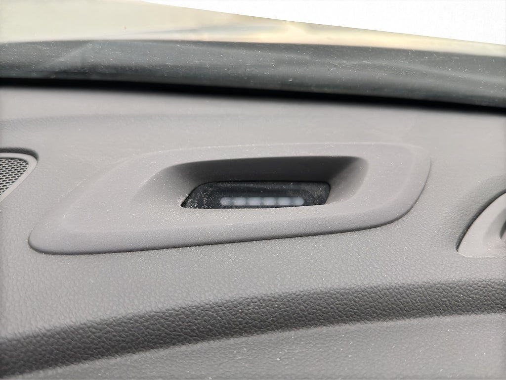 Vehicle Image 33