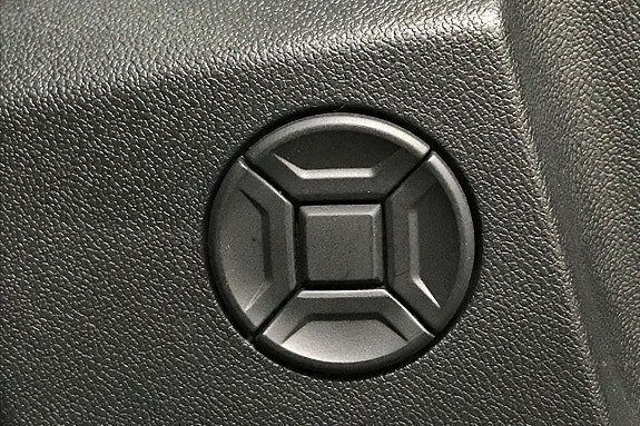 Vehicle Image 28
