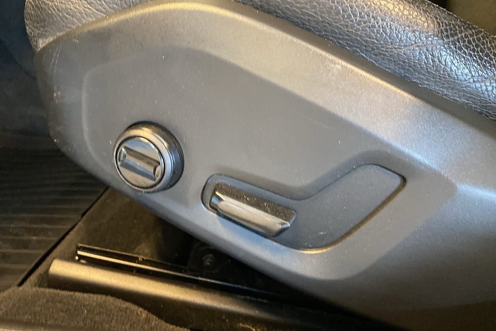Vehicle Image 17