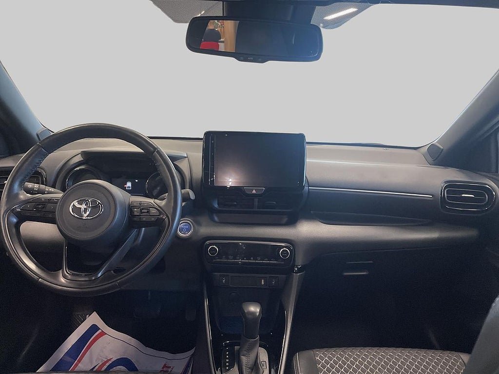 Vehicle Image 12