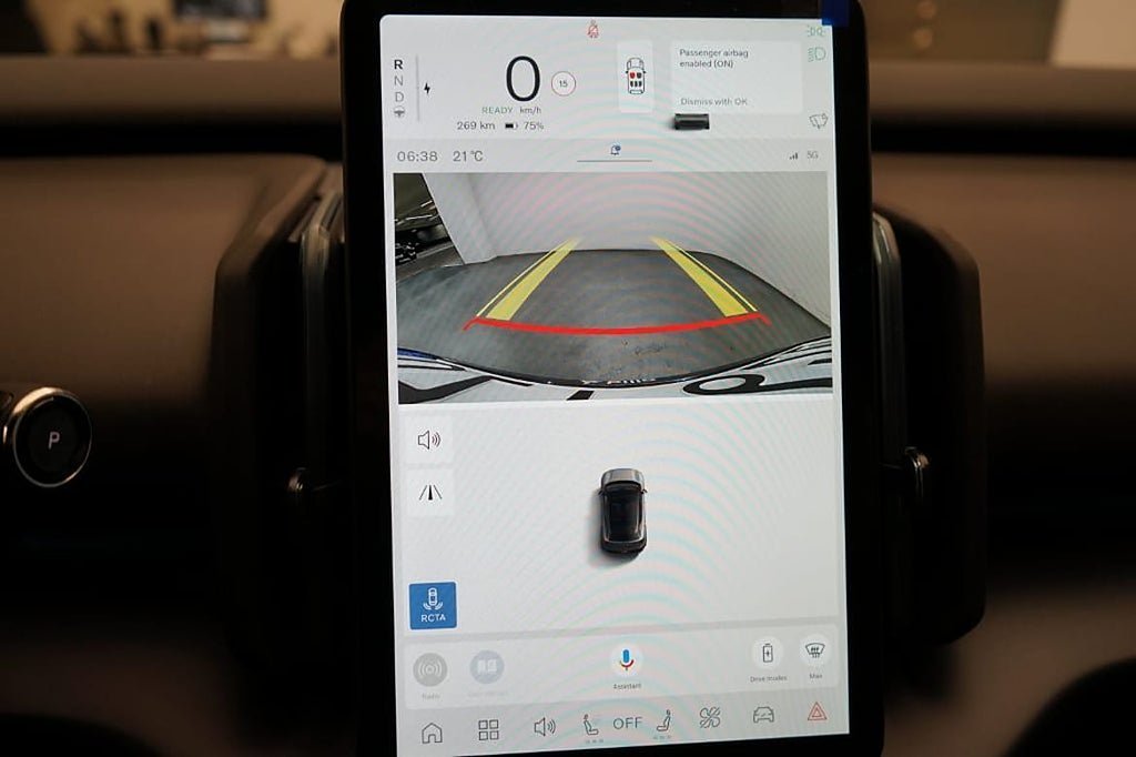 Vehicle Image 6