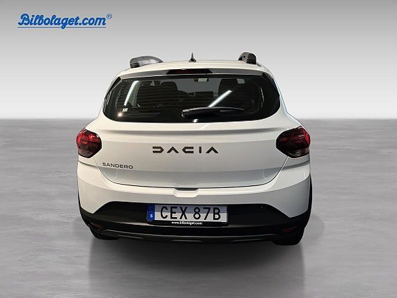 Vehicle Image 6