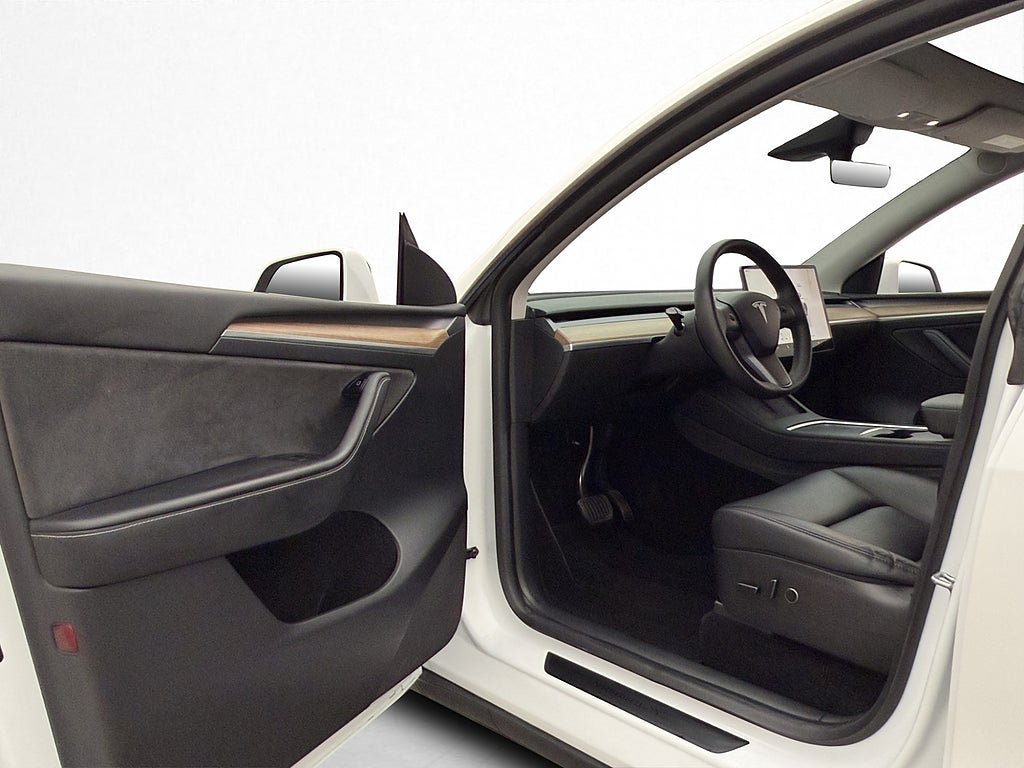 Vehicle Image 21