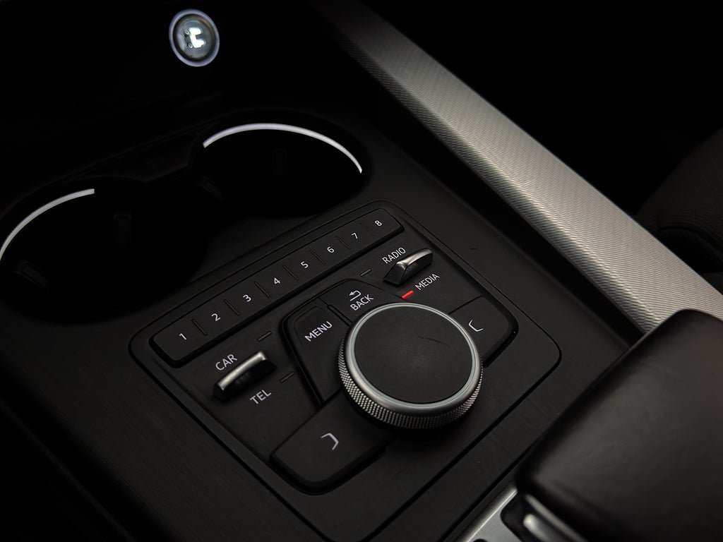 Vehicle Image 23